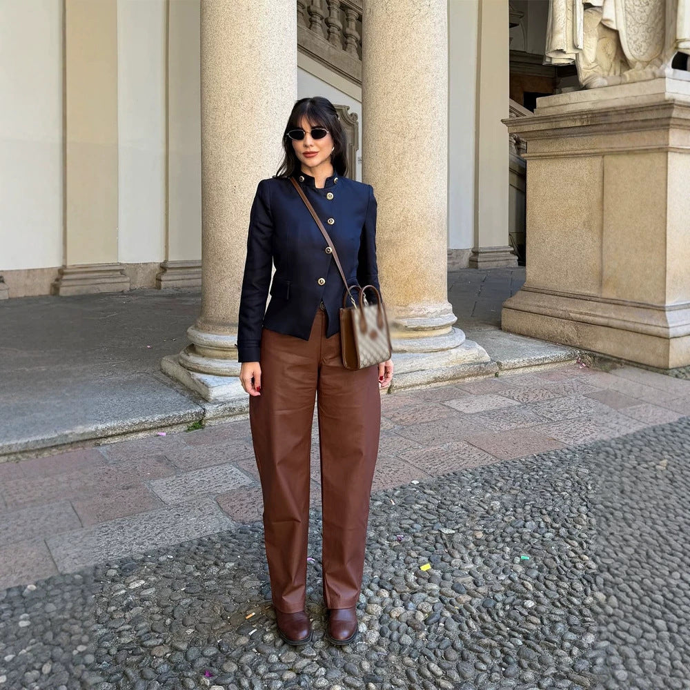 Damen Taillierter Blazer mit Stehkragen und goldenen Zierknöpfen Echoarchiv