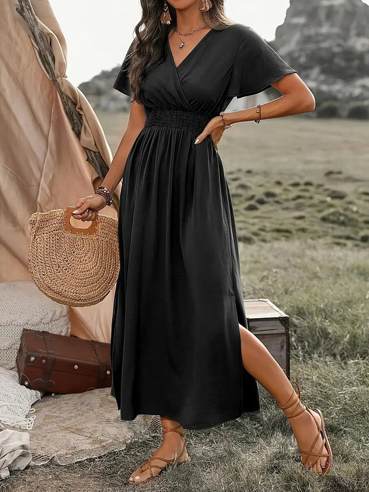 Elegantes Kurzarmkleid mit chorkragen