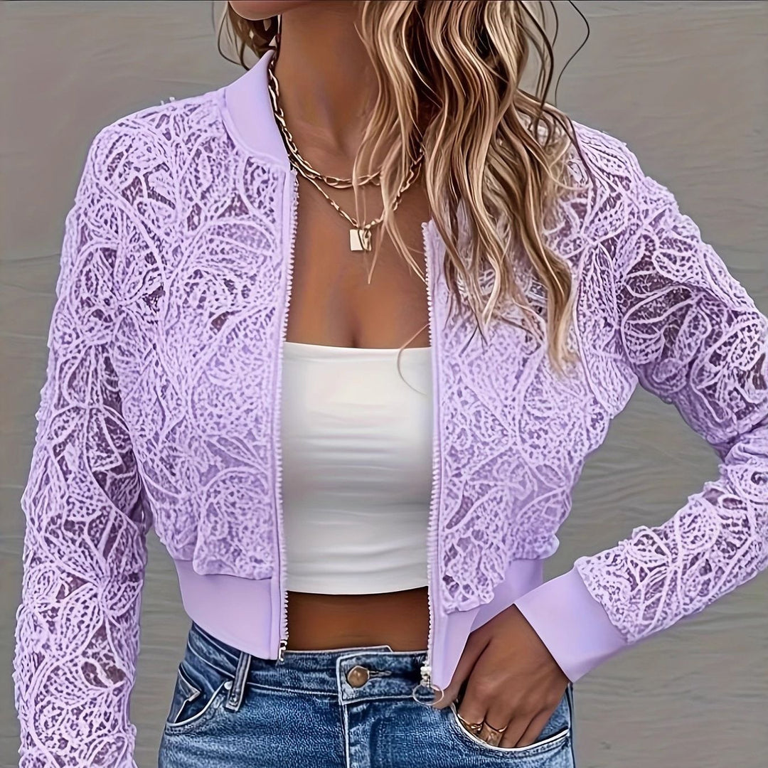 Damen Cropped Spitzen-Bomberjacke mit floraler Häkeloptik und Rippbündchen – Avenza