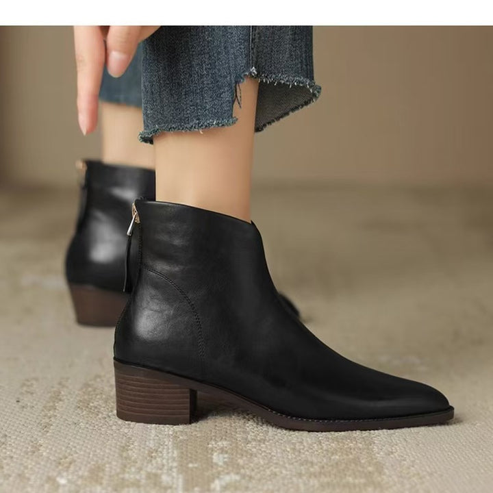Damen nan spitze Chelsea-inspirierte Stiefelette mit asymmetrischem Schaft und mittelhohem Blockabsatz Echo Archiv