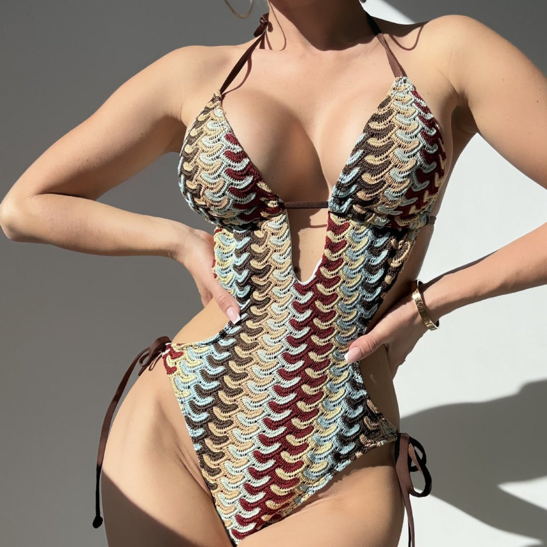 Damen Einteiler Badeanzug mit raffinierten Schnittdetails Echo Archiv