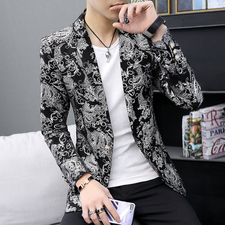 Herren eleganter Blazer mit opulentem Design und glänzenden Details Echoarchiv