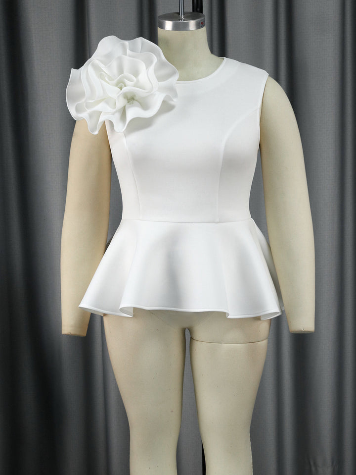 Damen elegantes Oberteil mit femininem Rüschensaum und auffälligem Blumenapplikation Echo Archiv