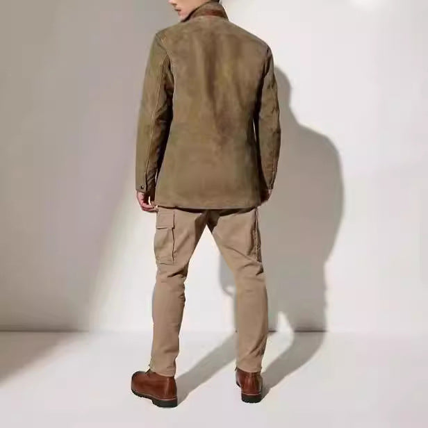 Herren stilvolle Wildlederjacke mit Kontrastkragen und praktischen Taschen Echoarchiv