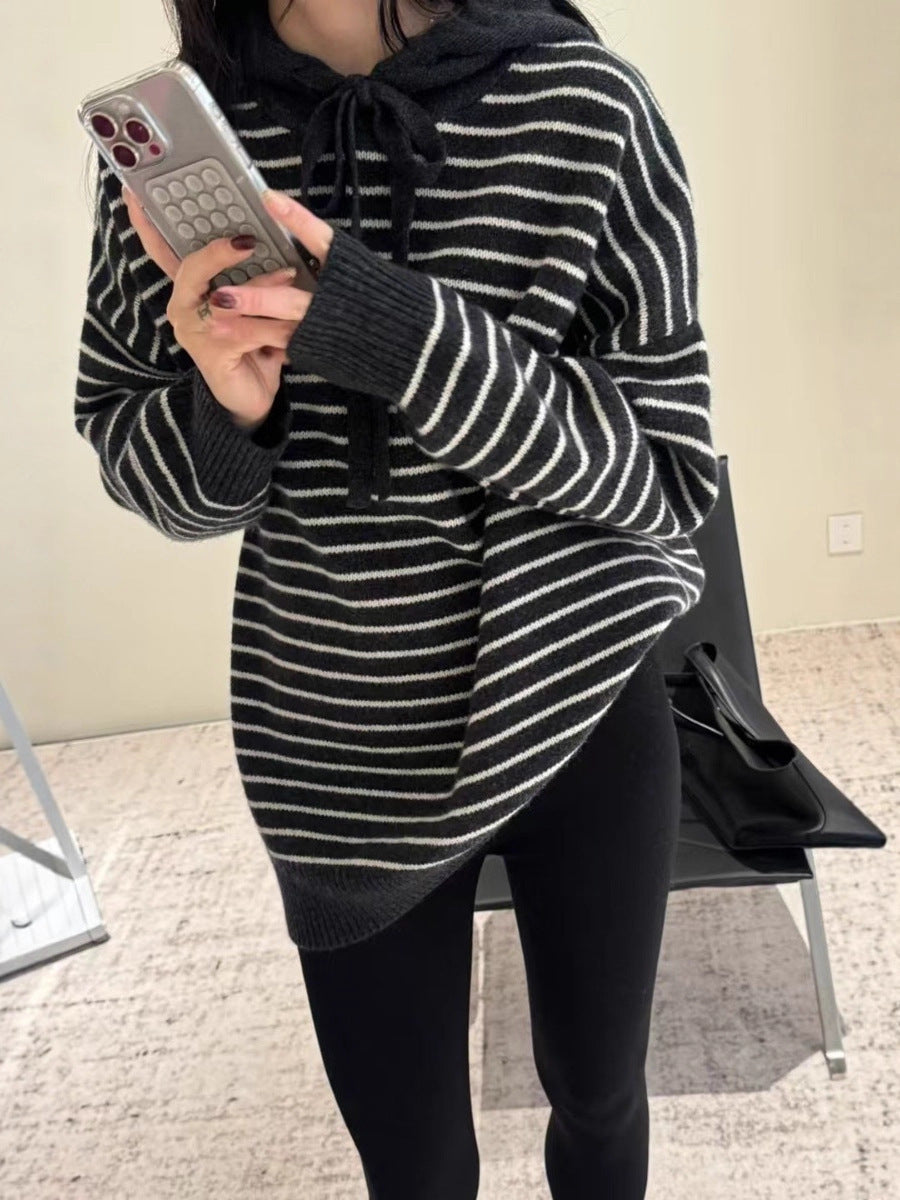 Damen Oversize-Kapuzenpullover aus weichem Feinstrick mit maritimem Streifenmuster Echoarchiv