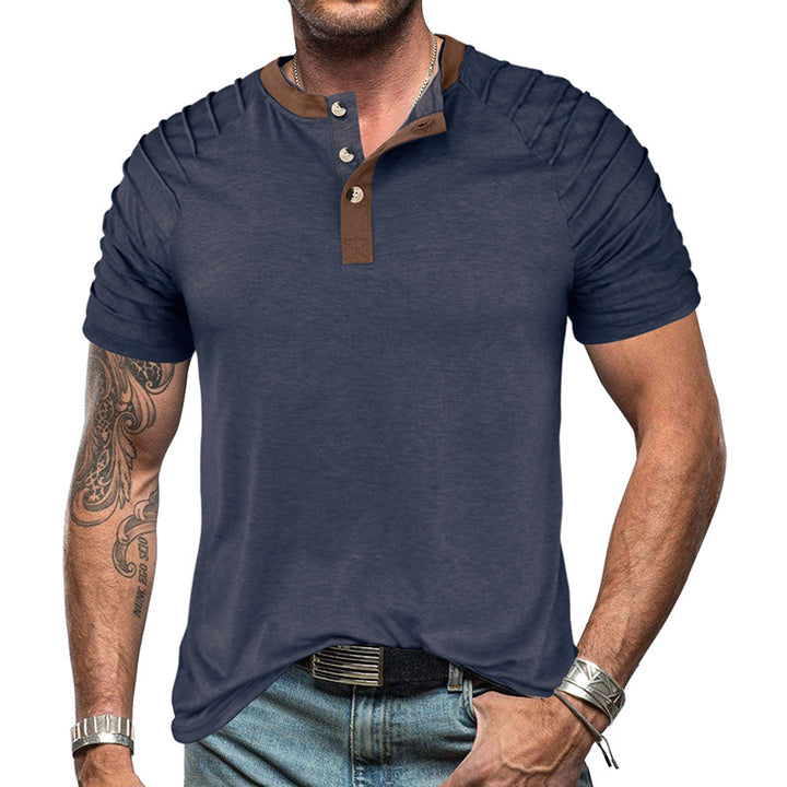 Herren Poloshirt mit gesteppten Ärmeln und modischen Knopfdetails Echoarchiv