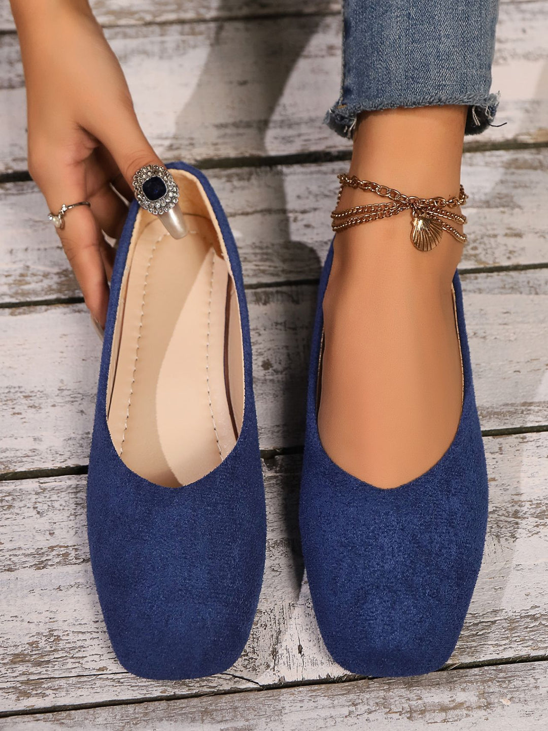 Damen nan elegante flache Schlupfballerina mit quadratischer Zehenpartie gepolstertem Komfortfußbett und Veloursoptik Echo Archiv