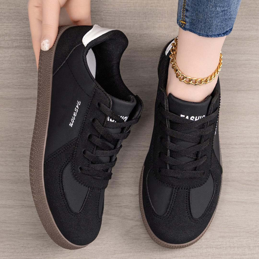 Damen nan retro-inspirierter Freizeit-Sneaker mit Veloursleder-Overlays, gepolsterter Fersenpartie und profiliertem Gummiaußensohle Echo Archiv