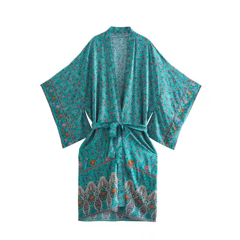 Damen Kurzer Boho-Kimono-Morgenmantel mit Bindegürtel und breiten Kimonoärmeln Echoarchiv