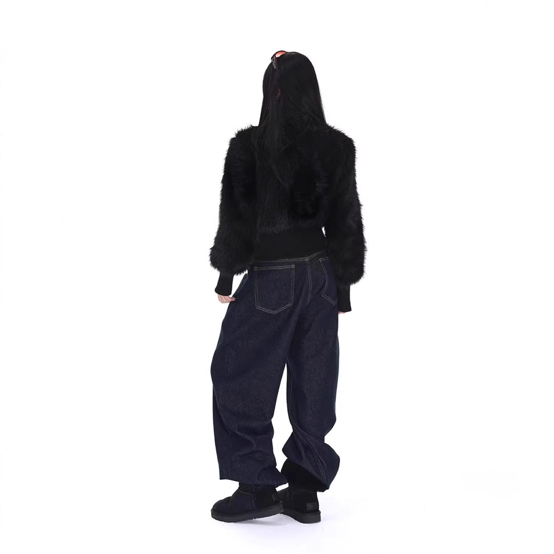 Damen Kurze Kunstpelz-Bomberjacke mit kastiger Silhouette und Zipper-Detail Echo Archiv