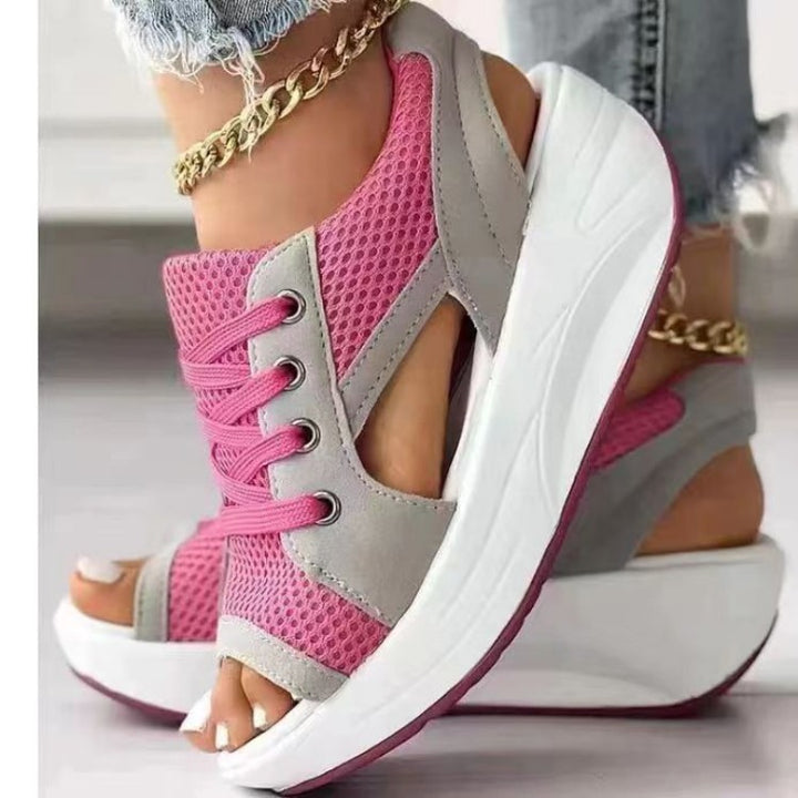 Damen Offene Keil-Sandale-Sneaker mit atmungsaktivem Mesh, profilierter Plateau-Sohle und Schnürung Echo Archiv