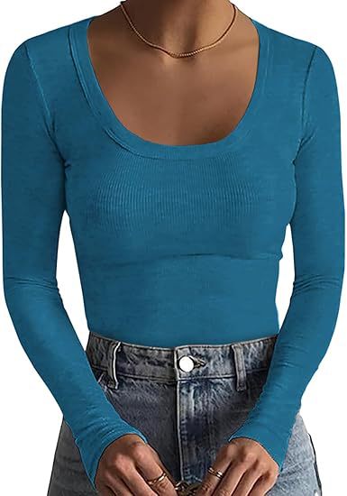 Damen Schmal geschnittenes Langarm-Feinstricktop mit weitem U-Ausschnitt Echo Archiv