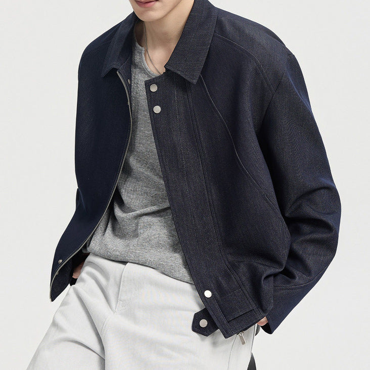 Herren Boxy-Jeansjacke im Minimalstil mit Hemdkragen und verdeckter Druckknopfblende Echoarchiv