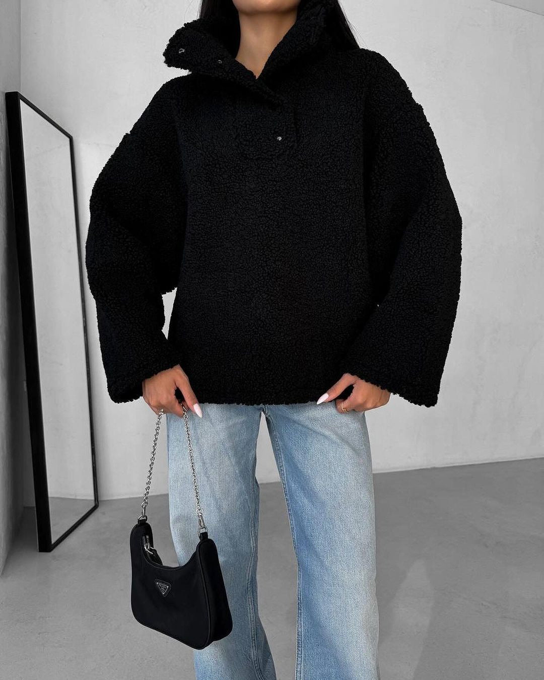 Damen Oversized Teddy-Pullover mit halber Druckknopfleiste und Stehkragen Echoarchiv