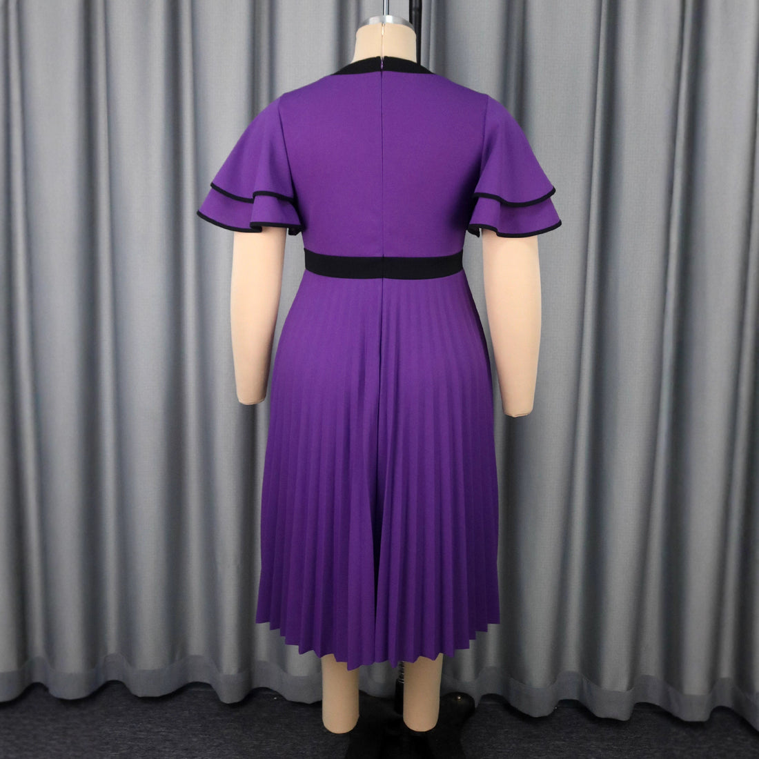 Damen plissiertes Midikleid mit eleganten Rüschendetails – Élara