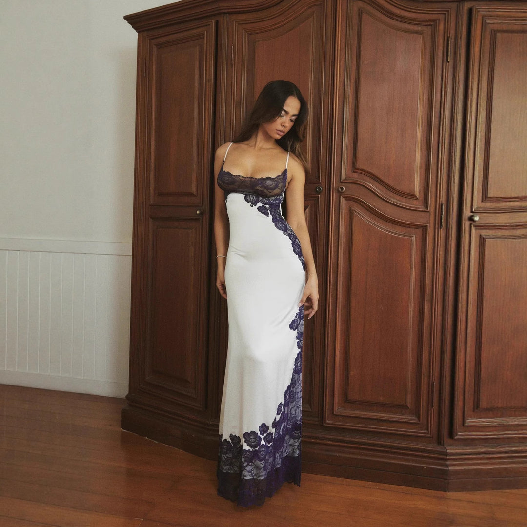 Damen Elegantes Spitzenkleid mit tiefem V-Ausschnitt und transparenten Einsätzen Echo Archiv