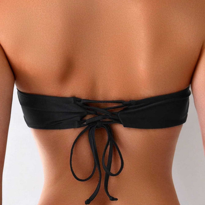 Damen Bandeau-Bikini mit eleganten Schmuckakzenten Echo Archiv