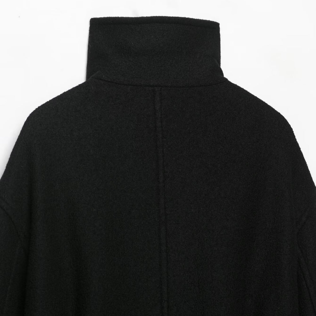 Damen Kurze Duffle-Capejacke mit Stehkragen, Knebelverschlüssen und Taillengürtel Echoarchiv