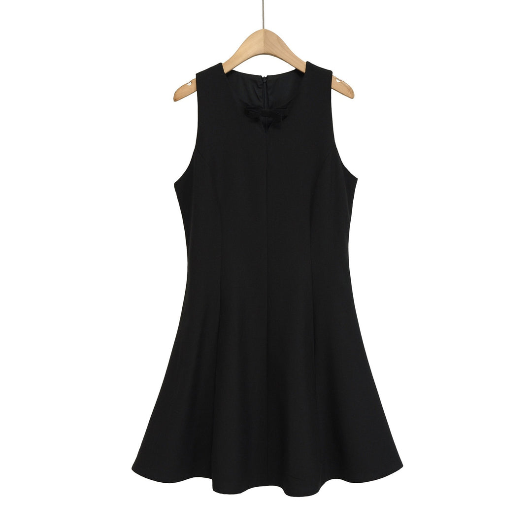 Damen Besprechungs-Kleid mit eleganter Schleifenverzierung und fließendem Schnitt Echo Archiv