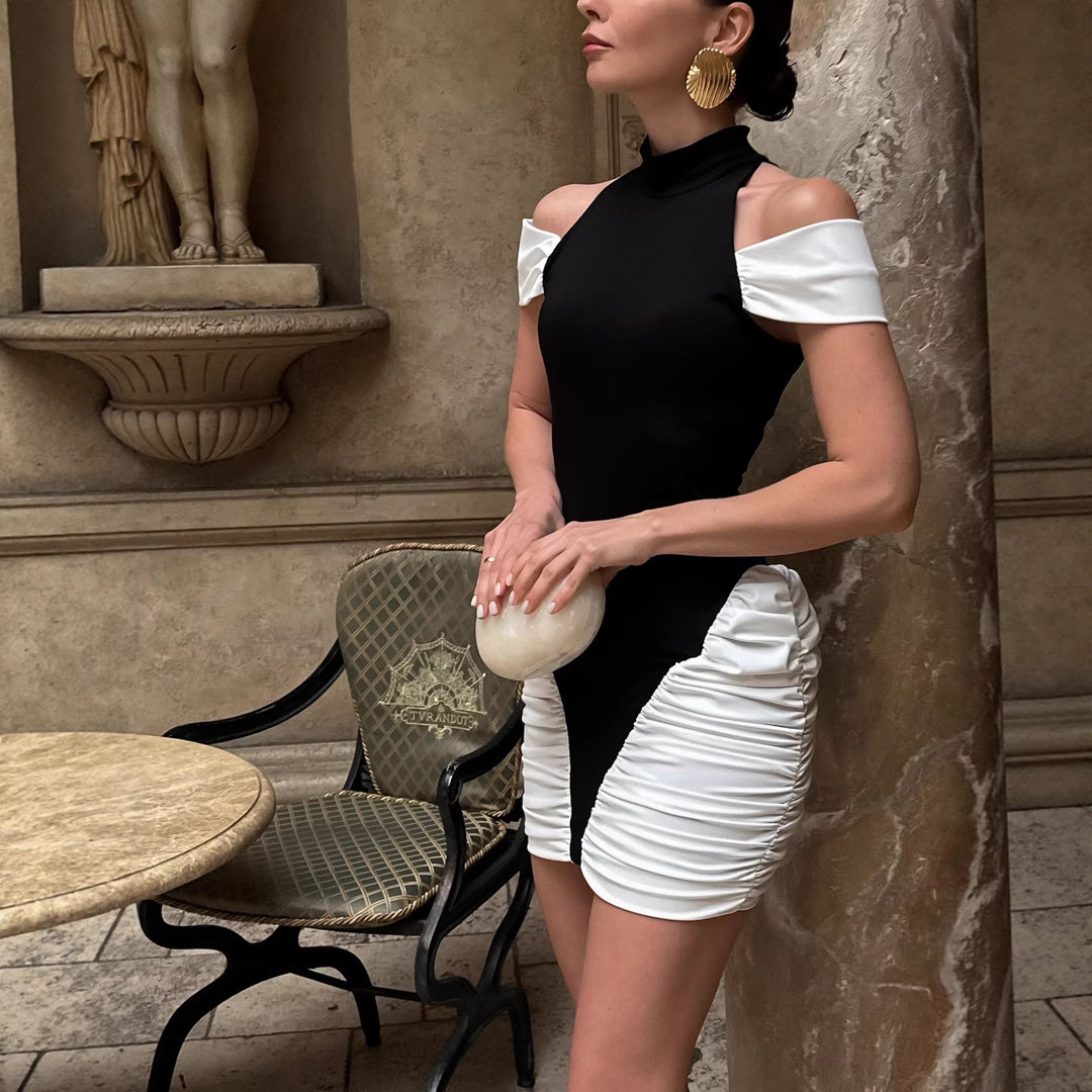 Damen elegantes Minikleid mit asymmetrischem Design und stilvollen Rüschendetails Echo Archiv