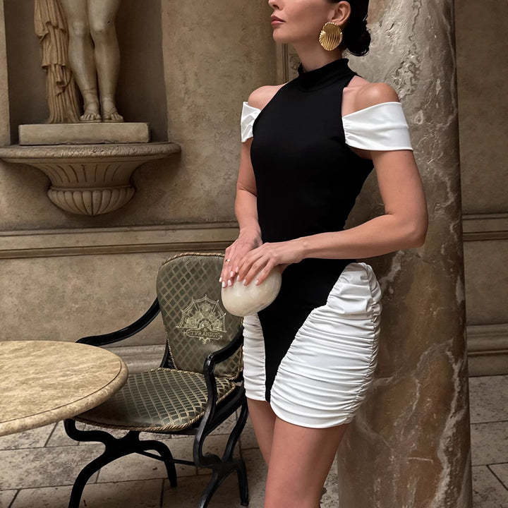 Damen elegantes Minikleid mit asymmetrischem Design und stilvollen Rüschendetails Echo Archiv