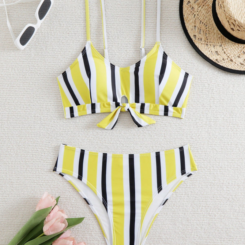 Damen Bikiniset mit eleganten Streifen und chicem Knoten Echo Archiv