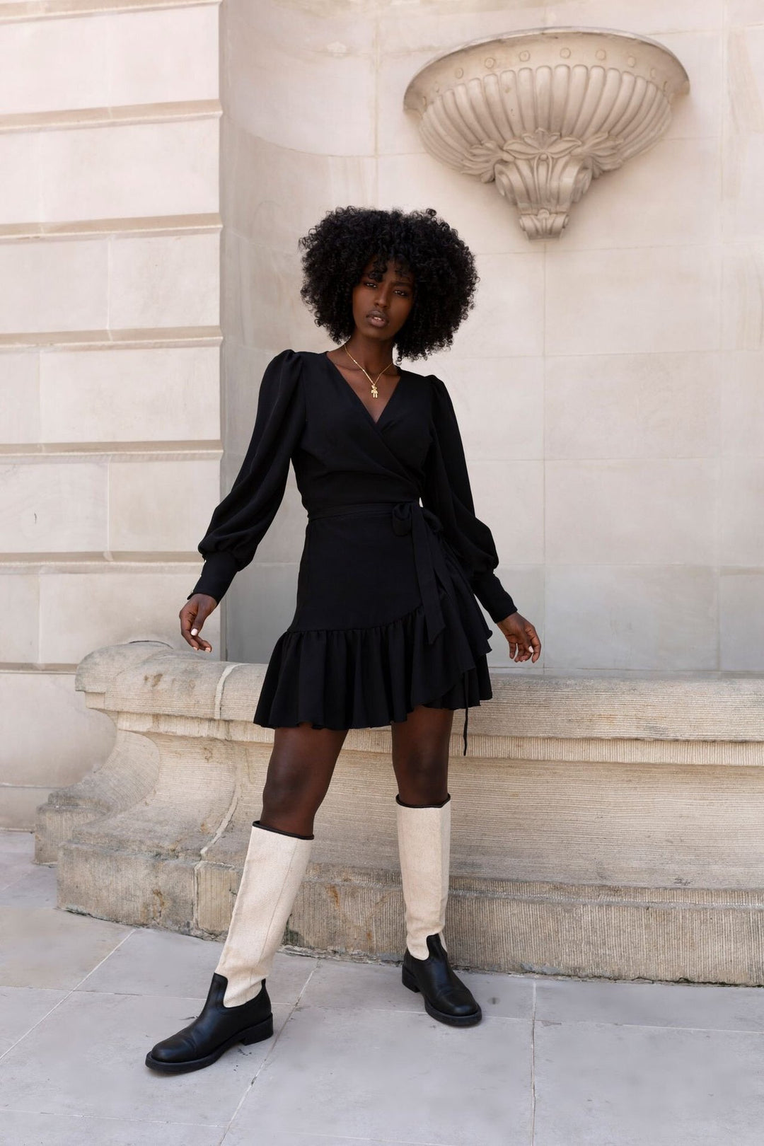 Damen nan Wickelkleid mit Leopardenmuster, V-Ausschnitt, geraffter Taillenpartie und mehrlagigem Stufenrock Echo Archiv