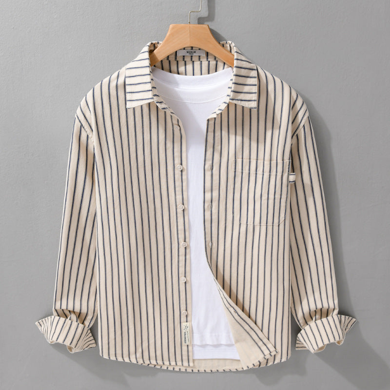 Herren Leichtes Baumwoll-Relaxed-Hemd mit vertikaler Double‑Stripe, Kentkragen und aufgesetzter Brusttasche Echoarchiv