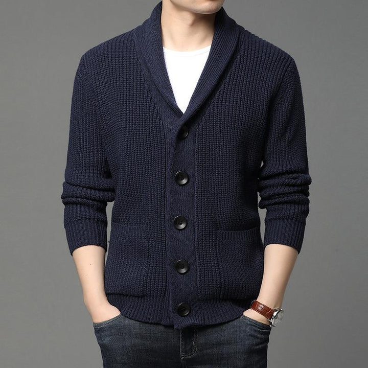 Herren kuschelige Strickjacke mit schickem Kragen und funktionalen Taschen Echoarchiv