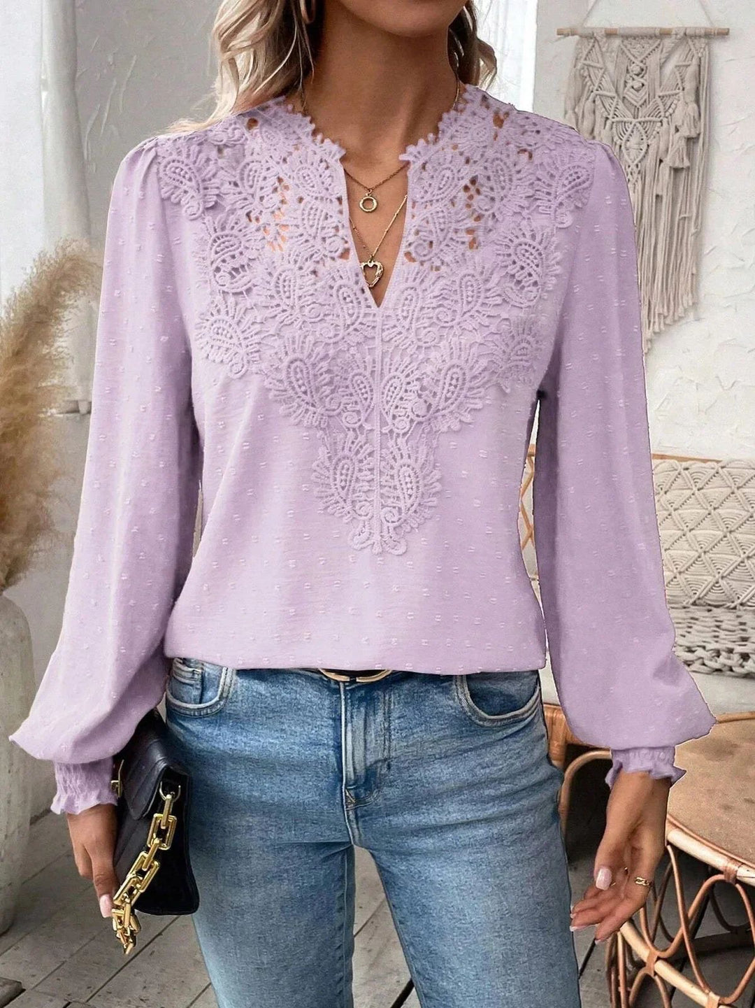 Damen nan Spitzenapplikation V-Ausschnitt Bluse mit Strukturpunkt, gerafften Manschetten und leicht taillierter Silhouette Echo Archiv