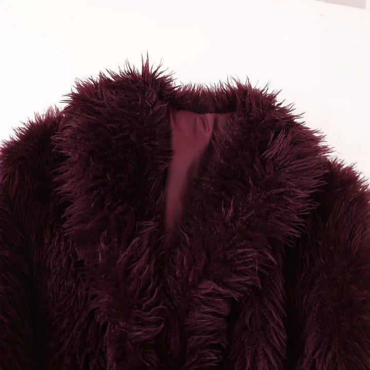 Damen kurz geschnittener Kunstfell-Blouson mit vollem Flor und Schalkragen – Célinea
