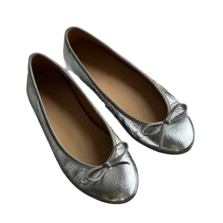 Damen Ballerina-Schuhe mit glänzender Oberfläche und verspieltem Schleifenakzent Echoarchiv
