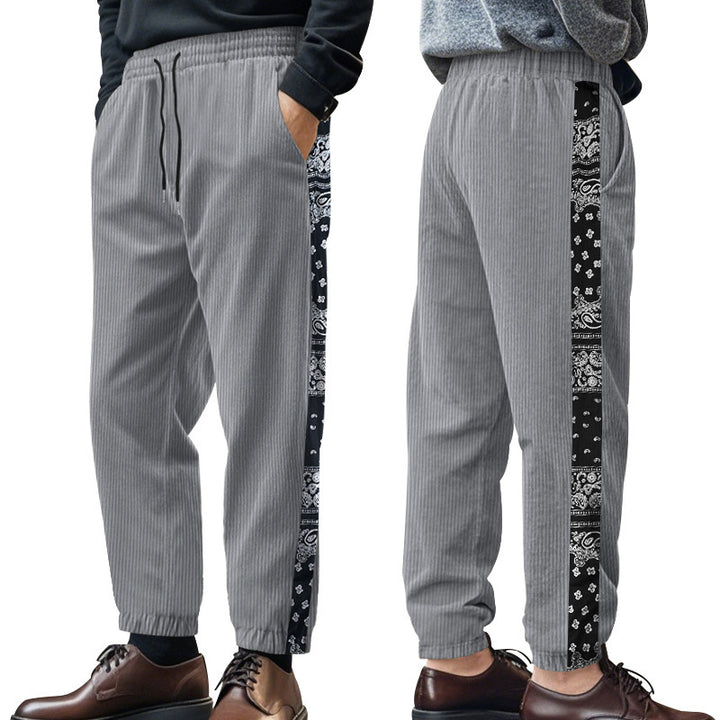 Herren Freizeithose mit dekorativen Seiteneinsätzen im Bandana-Design Echoarchiv