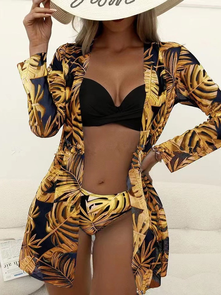 Damen Strand-Bikini mit floralen Verzierungen und elegantem Kimono Echo Archiv