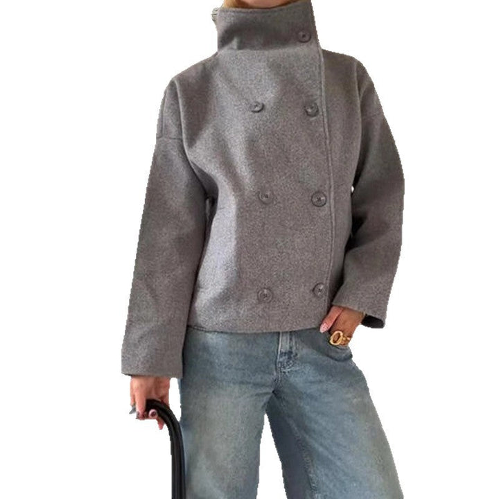 Damen Modische oversized Jacke mit hohem Kragen und dekorativen Knopfdetails Echoarchiv