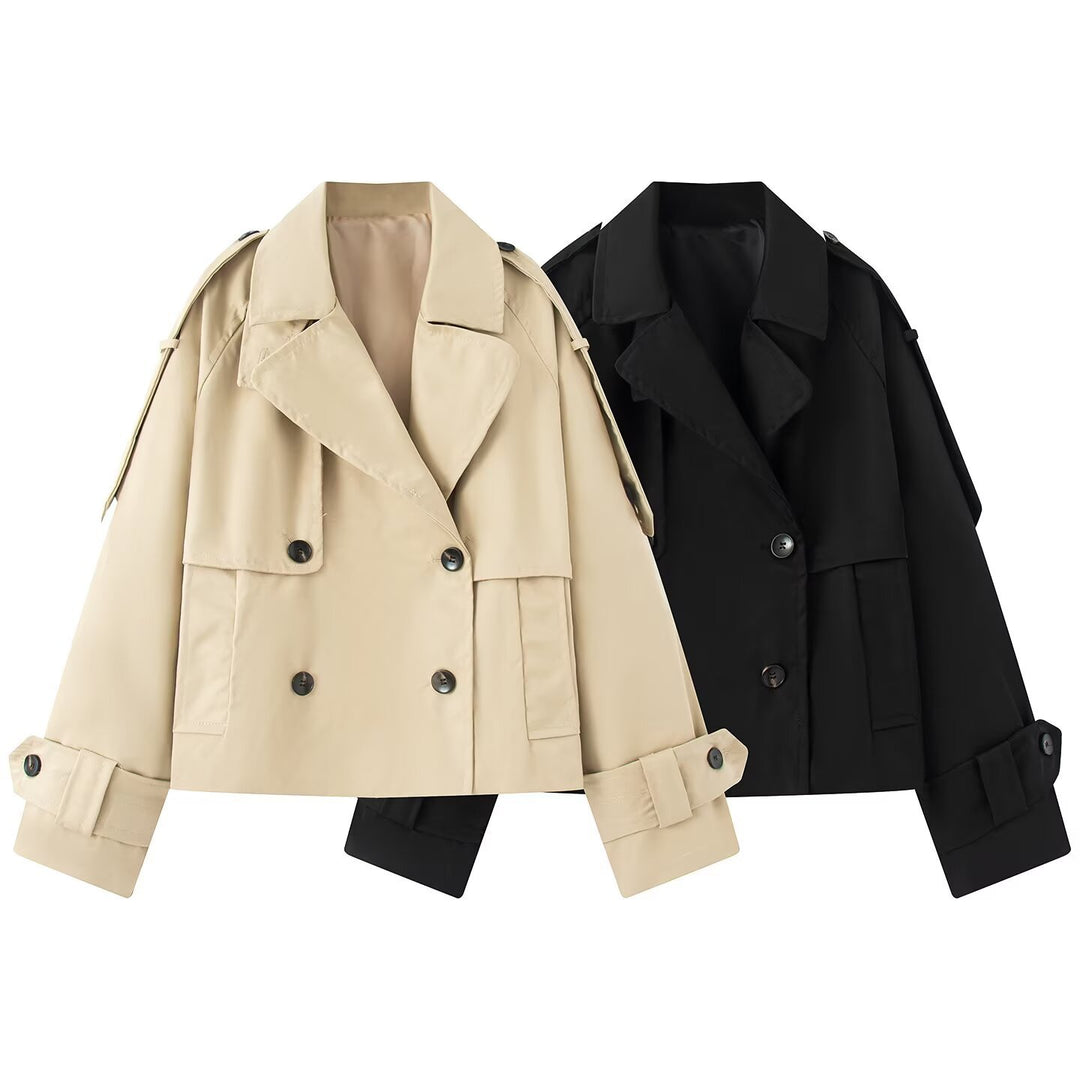 Damen Kurz geschnittener Trench mit kastiger Silhouette, Schulterpatten und breiten Manschetten Echo Archiv