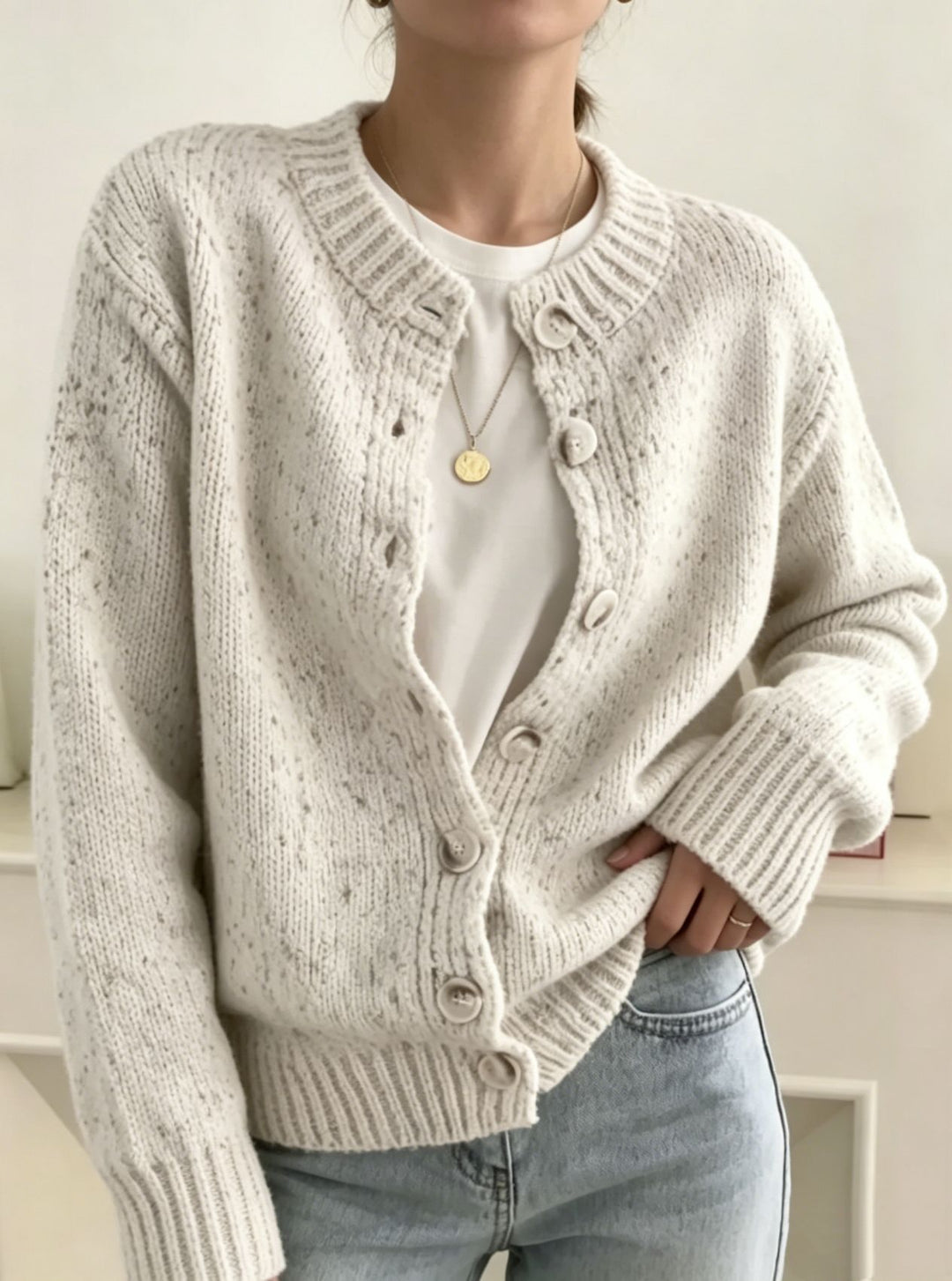 Damen Grobgestrickter Kurzcardigan mit Rundhalsausschnitt und meliertem Tweed-Effekt – Veloura