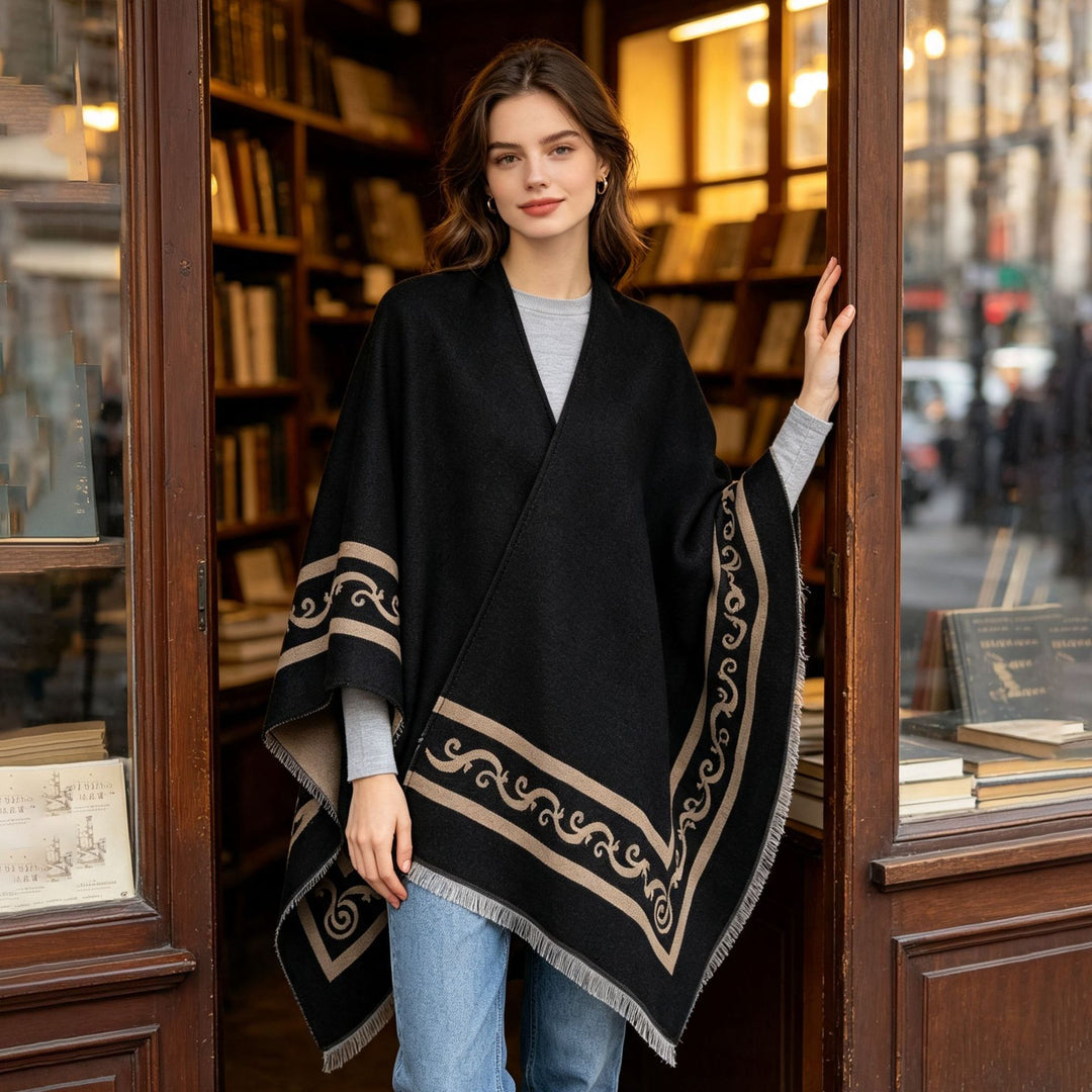 Damen Oversize-Cape mit geometrischem Jacquard und Fransensaum – Avérine