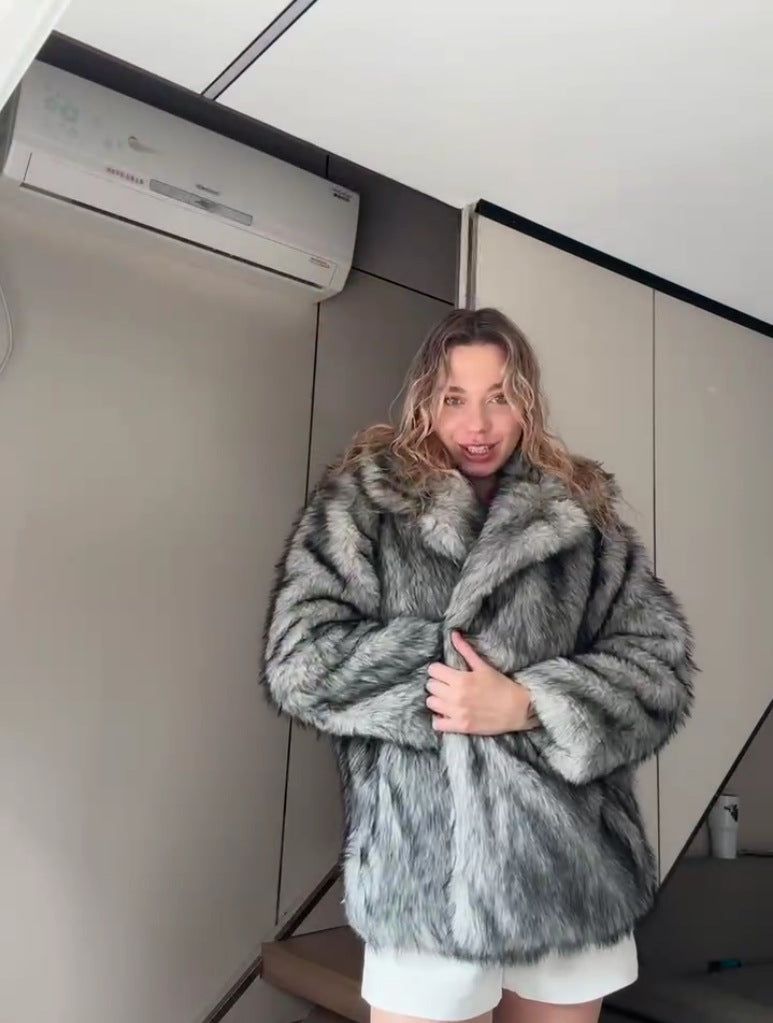 Damen Kurzer luxuriöser Kunstpelzmantel mit voluminösem Schalkragen und Boxy‑Silhouette Echo Archiv