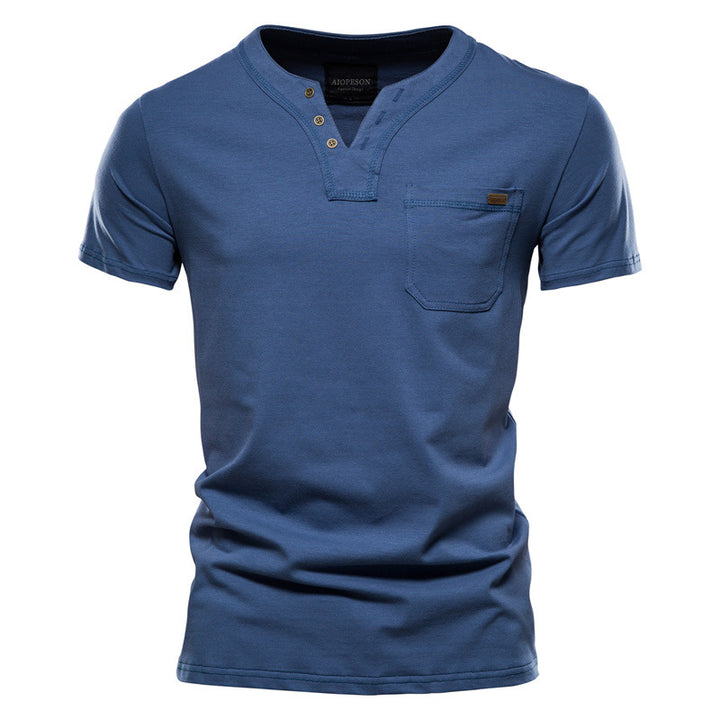 Herren Kurzarm-Shirt mit modernem Henley-Ausschnitt und Brusttasche Echoarchiv