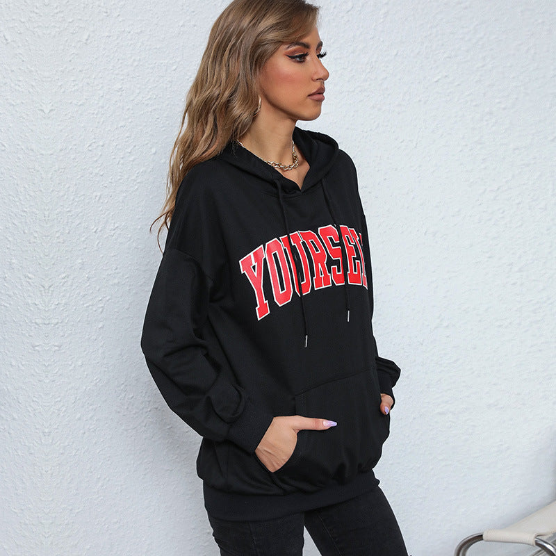 Damen Oversize-Kapuzenpullover im Collegestyle mit Kängurutasche und Front-Print Echoarchiv