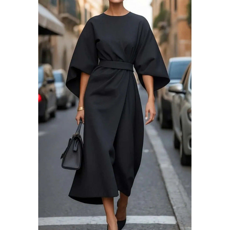 Damen Elegantes Midikleid mit weitem Kimonoärmel und tailliertem Wickelbund Echo Archiv