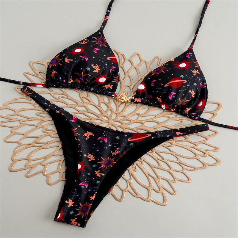 Damen Triangel-Bikini mit floralem Muster und eleganter Goldschließe Echo Archiv