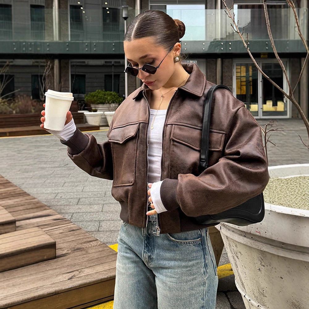 Damen Cropped Bomberjacke im Vintage-Lederlook mit großen Pattentaschen Echoarchiv