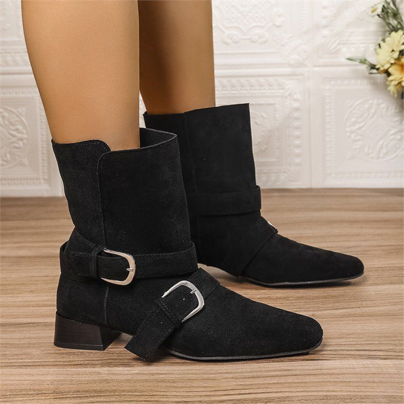 Damen Biker-inspirierte Mid-Boots aus Velourslederoptik mit spitzer Kappe und verstellbaren Gürtelschnallen – Lioré