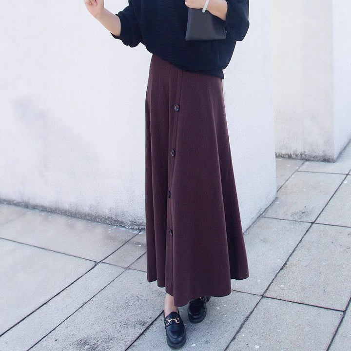 Damen Langer Faltenrock mit Knopfdetails Echo Archiv
