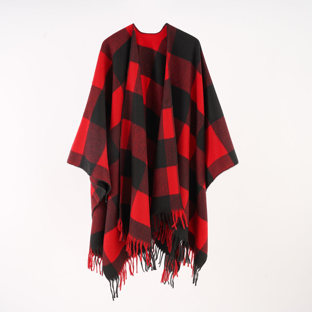 Damen Rechteckponcho im Ruana‑Stil aus Wollmix mit großen Karos und Fransensaum – Célinea
