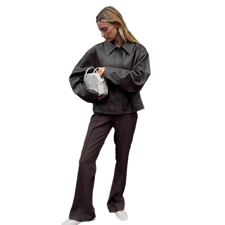 Damen Cropped Boxy Jacke aus Lederimitat mit übergroßem Kragen und verdeckter Reißverschlussleiste Echoarchiv