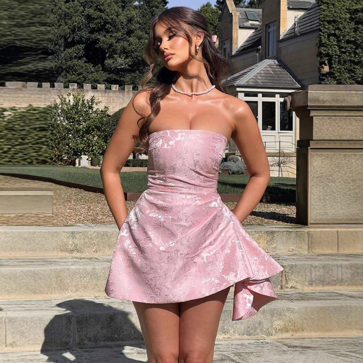 Damen Strapless Abendkleid mit asymmetrischem Saum und blütenförmigem Design Echo Archiv
