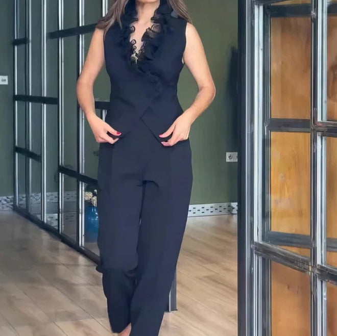 Damen nan ärmelloses Weste-Set mit Rüschen-Spitzenkragen und hochgeschnittener Faltenhose im Anzugstil Echo Archiv